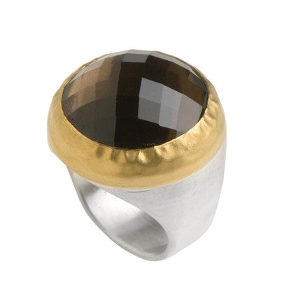 <P dir=ltr class=Body>Large round Smoky Topaz Ring wrapped with 24K Gold on a&nbsp;Sterling Silver Band 21 x 21 mm </P>