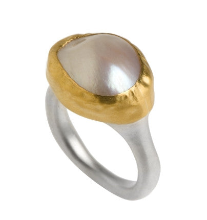 <P dir=ltr class=Body>Oval uneven shaped Pearl Ring wrapped with 24K Gold on a&nbsp;Sterling Silver&nbsp;Band Approx 17 x 12 mm</P>