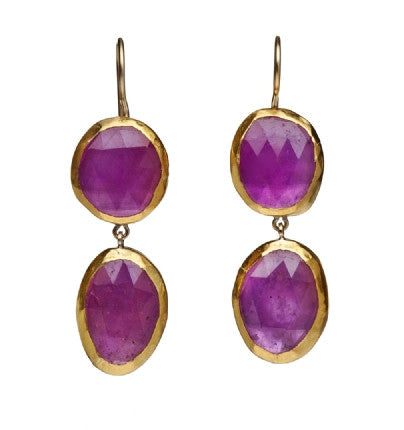 <P dir=ltr class=Body>Two stone Earrings of uneven shaped Composed Ruby, all wrapped with 24K Gold Hang 42mm Width 12mm Shape and size of Ruby may vary!</P>