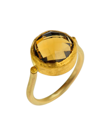 <P dir=ltr class=Body>Round Beer Quartz Ring wrapped with 24K Gold on Gold Band </P> <P dir=ltr class=Body>Measurments of stone is 12 x 12mm Size 6.5 only</P>