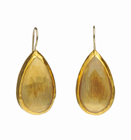 <P dir=ltr class=Body>Large Citrine Teardrop Earrings wrapped with 24K Gold Hang 30mm Width 16mm</P>