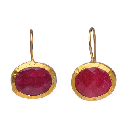 <P dir=ltr class=Body>Oval Ruby (Corundum) Earrings wrapped with 24K Gold Hang 20mm Width 14mm</P>