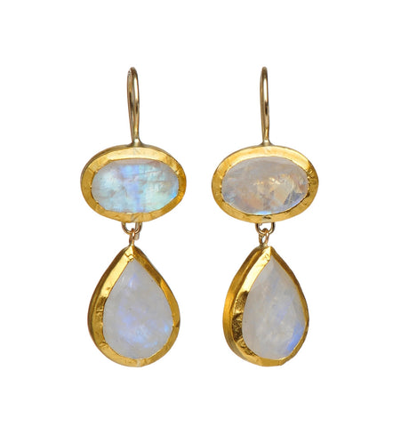 <P dir=ltr class=Body>Double stone Moonstone Earrings wrapped with 24K Gold Hang 35mm Width 18mm</P>