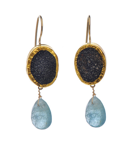 <P dir=ltr class=Body>Long Oval Black Pyrite Earrings, wrapped with 24K Gold, and an Hang: 50mm Width: 14mm </P>