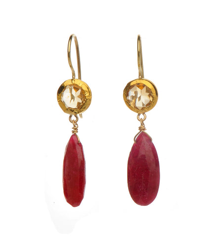 <P dir=ltr class=Body>Round Citrine Earrings wrapped with 24K Gold, with a long Ruby Drop </P>