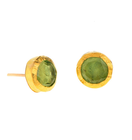 <P dir=ltr class=Body>Stud Peridot Earrings wrapped with 24K Gold</P>