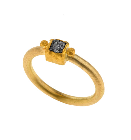 <P class=Body dir=ltr>One Of A Kind 18K Gold Handmade Ring with a Raw Diamond wrapped with 24K Gold Measurments of Raw Diamond 4 x 4mm Available size 7.5 Only!</P>