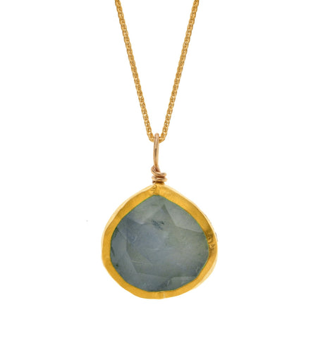 <P dir=ltr class=Body>14K Gold Necklace with an Aquamarine Heartshaped Pendant, wrapped with 24K Gold. Necklace is&nbsp;16.5" Long. Pendant is 16mm x 16mm</P>